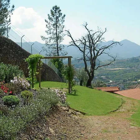 Casa De Cima De Vila * Pedraca